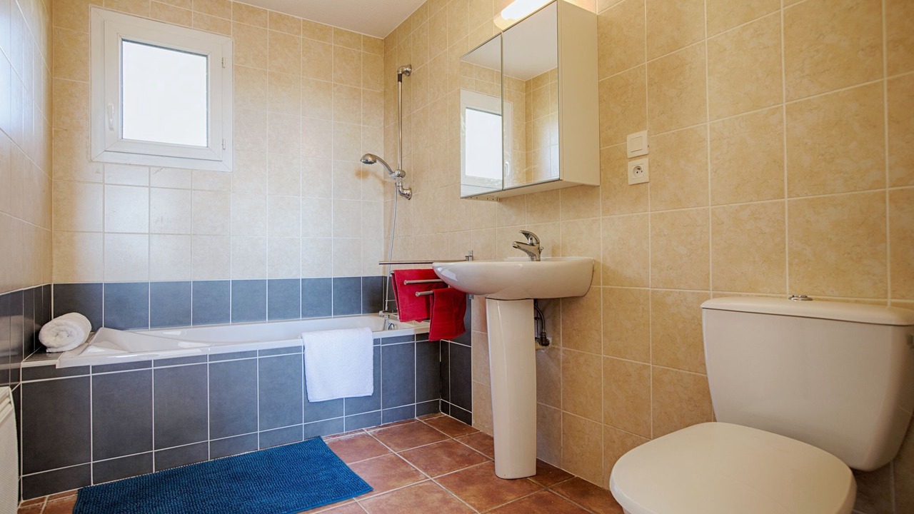 Photo of Bathroom in Joyeuse