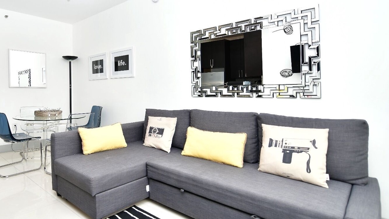 Photo of Others in South of Fifth