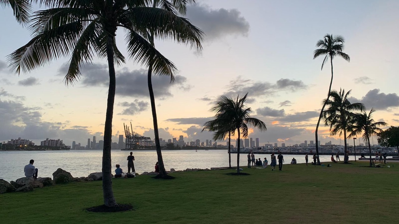 Photo of Others in South of Fifth