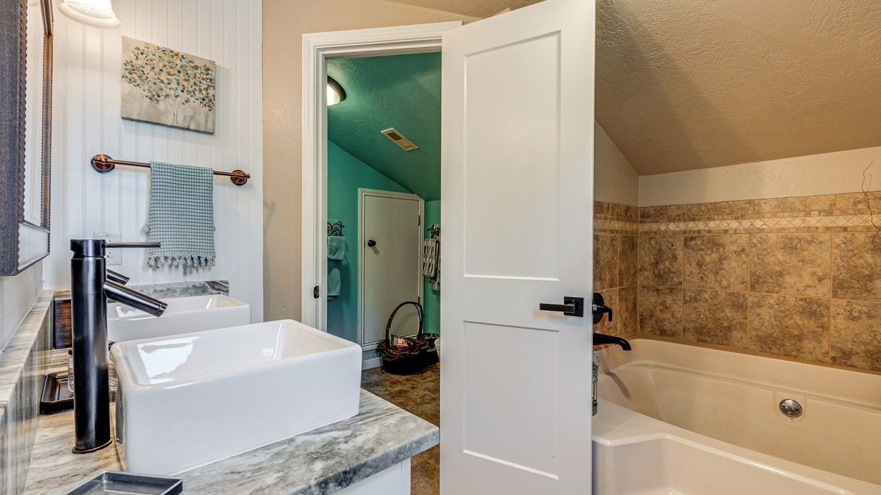 Photo of Bathroom in West Livingston