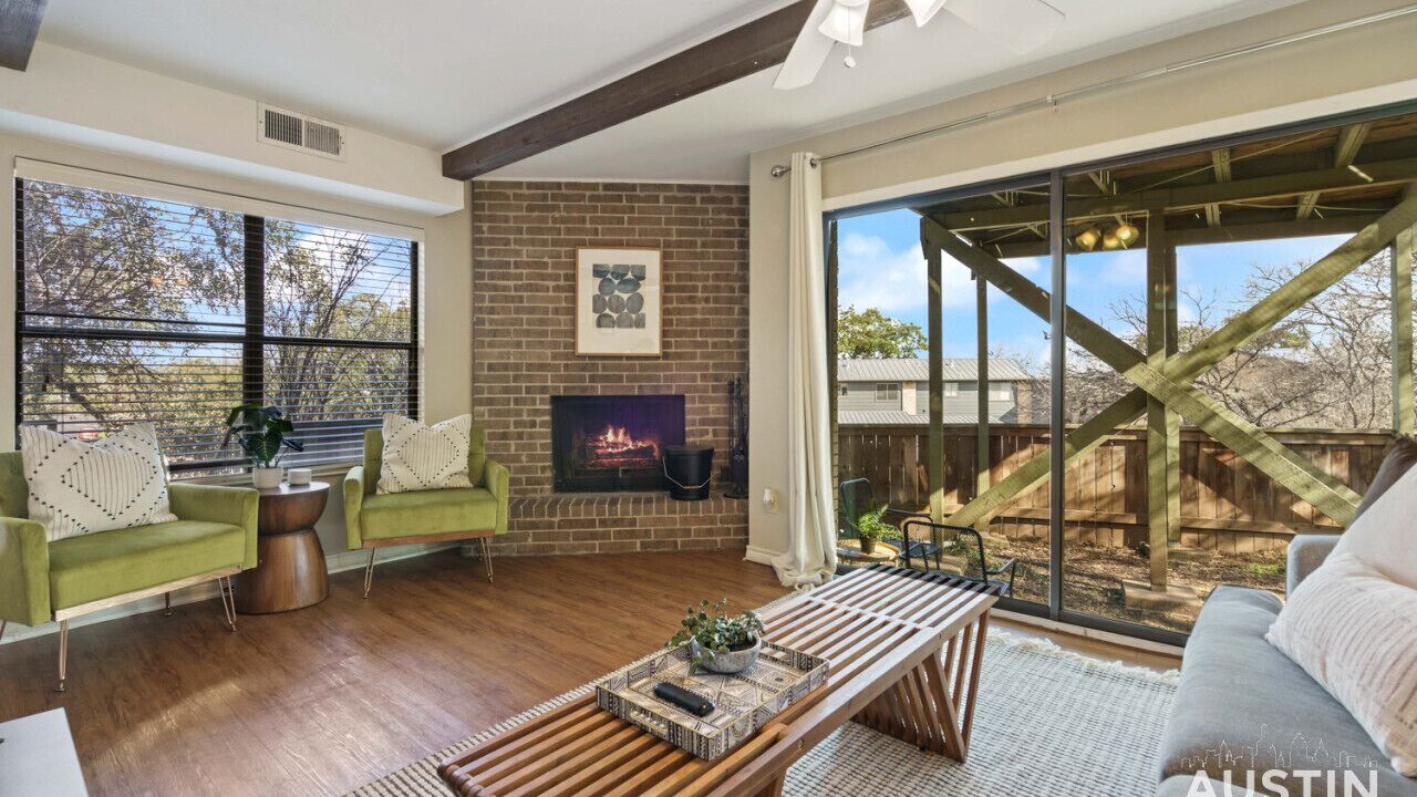 Photo of Livingroom in Barton Hills