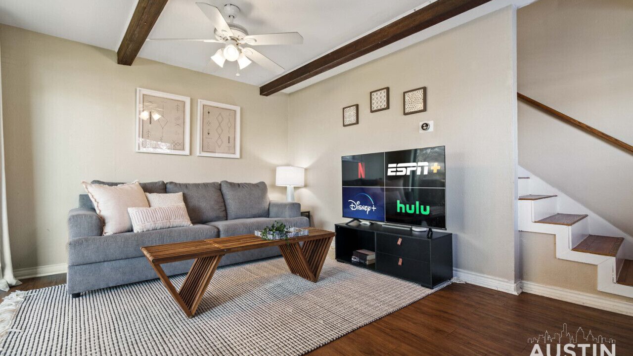Photo of Livingroom in Barton Hills