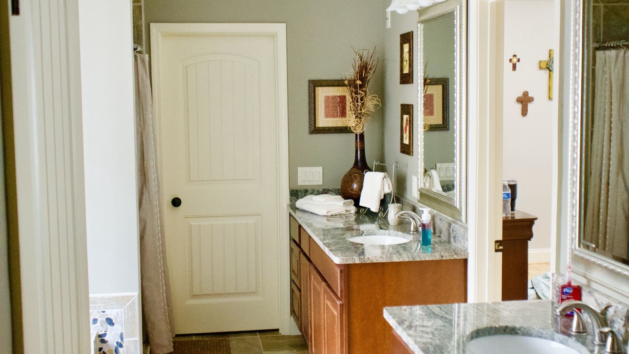 Photo of Bathroom in Dahlonega