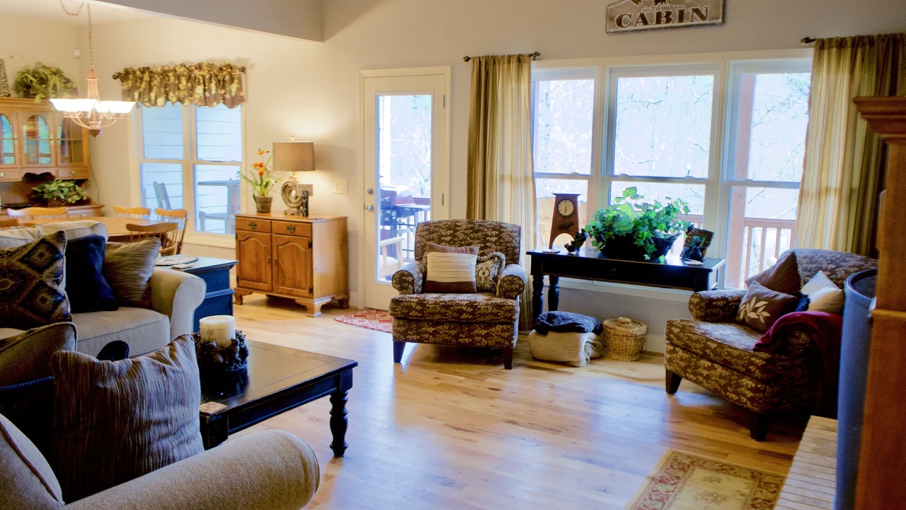 Photo of Livingroom in Dahlonega