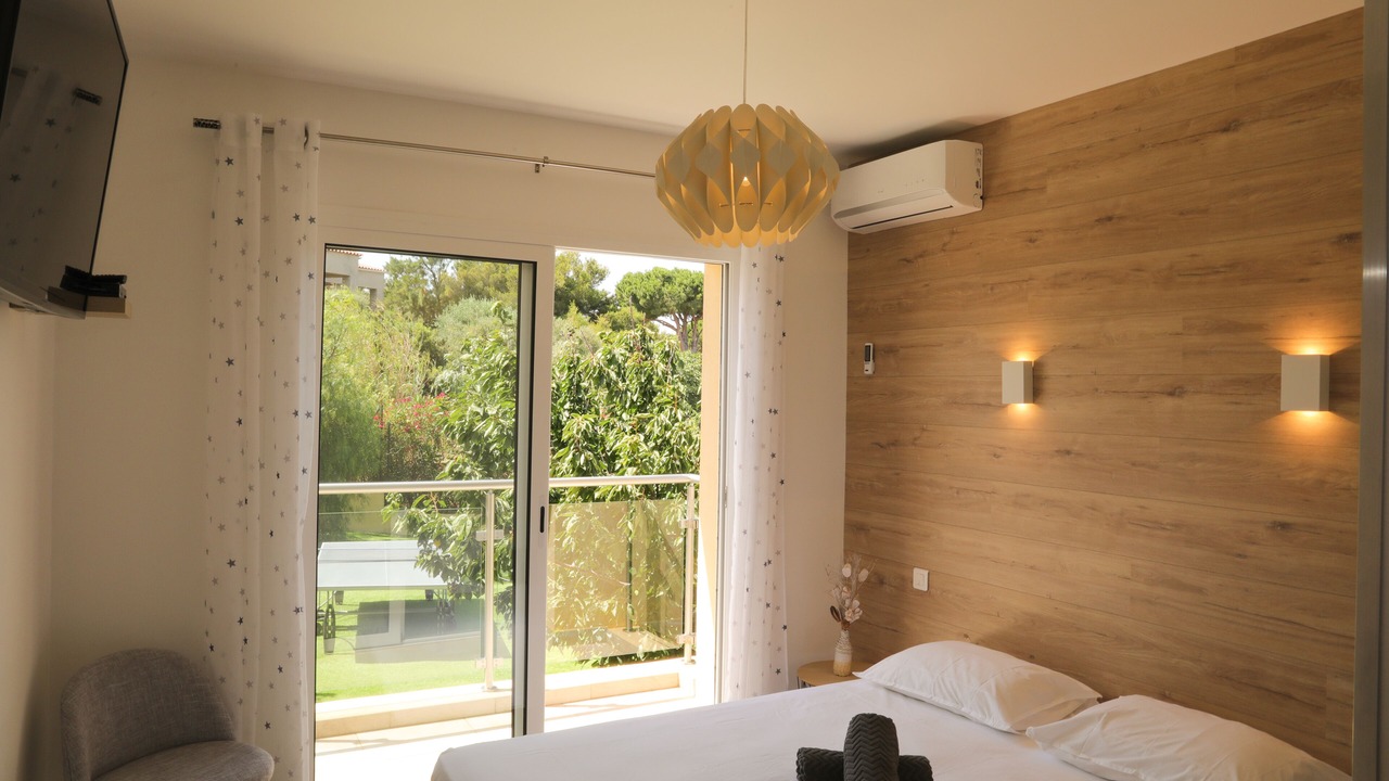 Photo of Bedroom in Marine de Saint Ambroggio