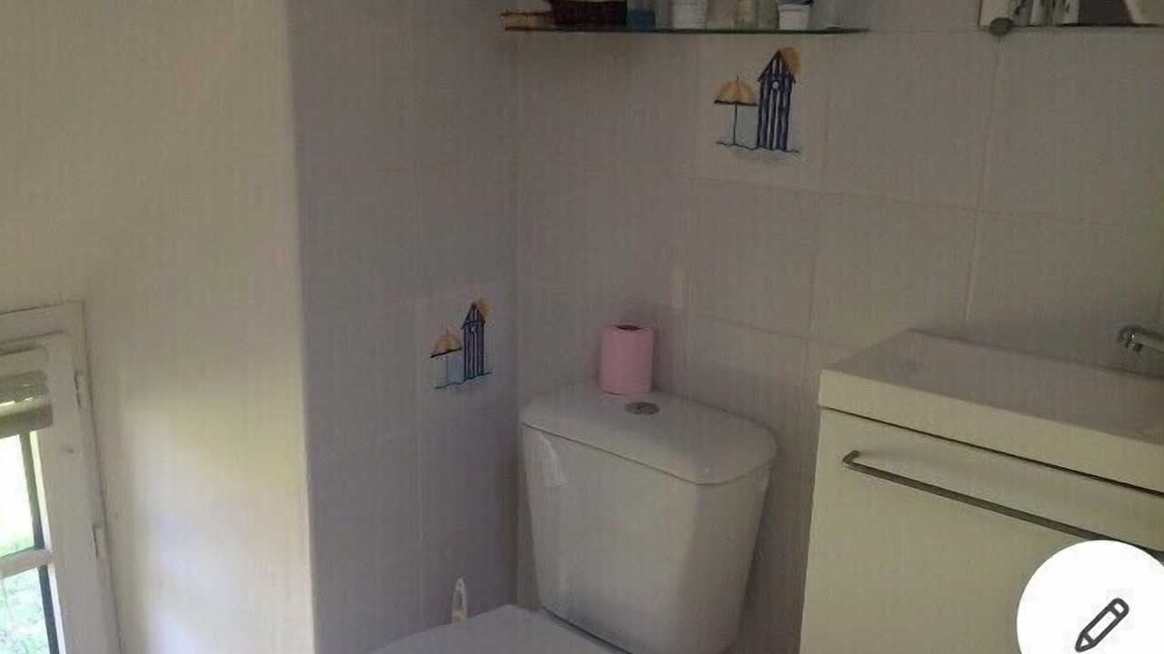 Photo of Bathroom in St-Jean-des-Champs