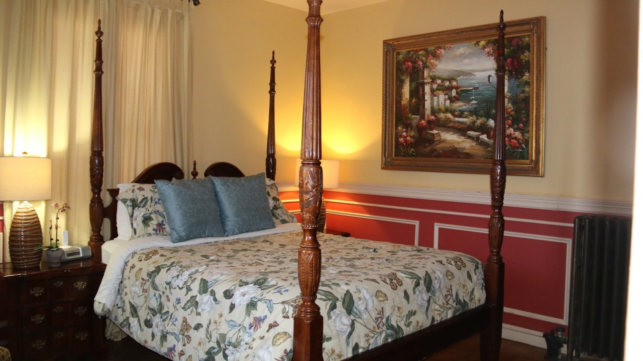 Photo of Bedroom in Williamsburg