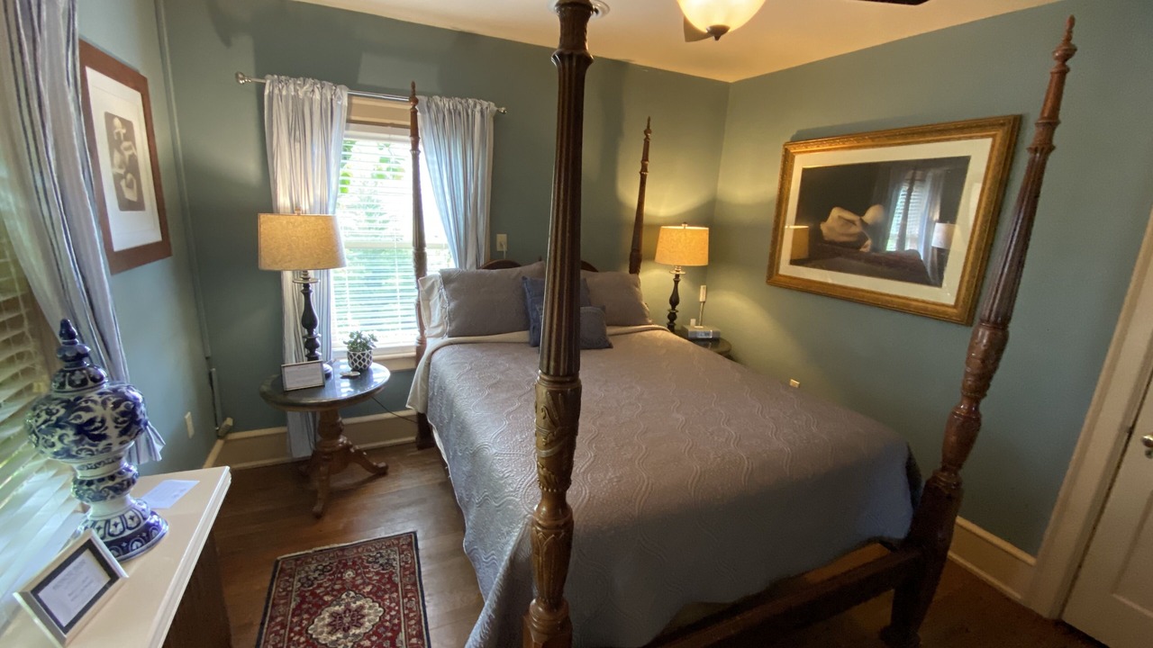 Photo of Bedroom in Williamsburg