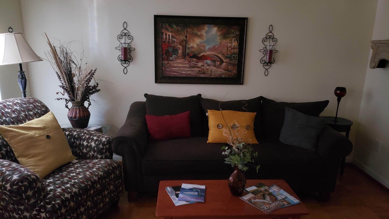 Photo of Livingroom in Forest Hills