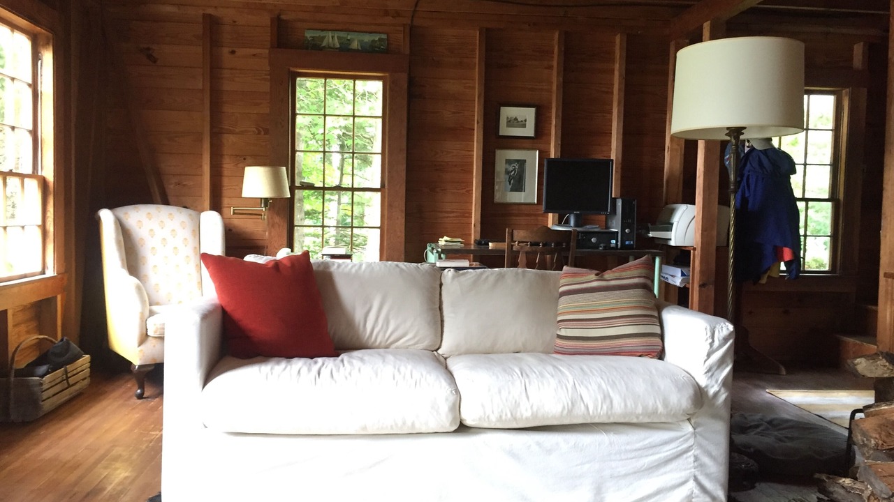 Photo of Livingroom in Round Pond
