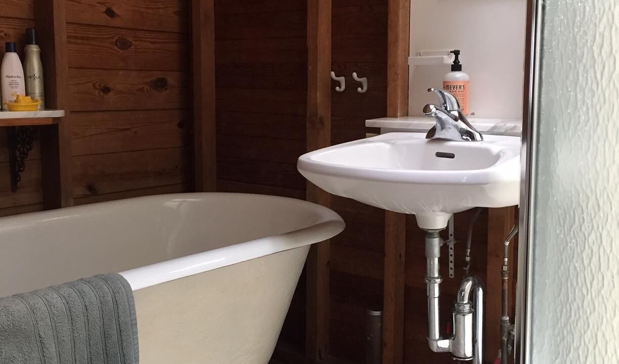 Photo of Bathroom in Round Pond