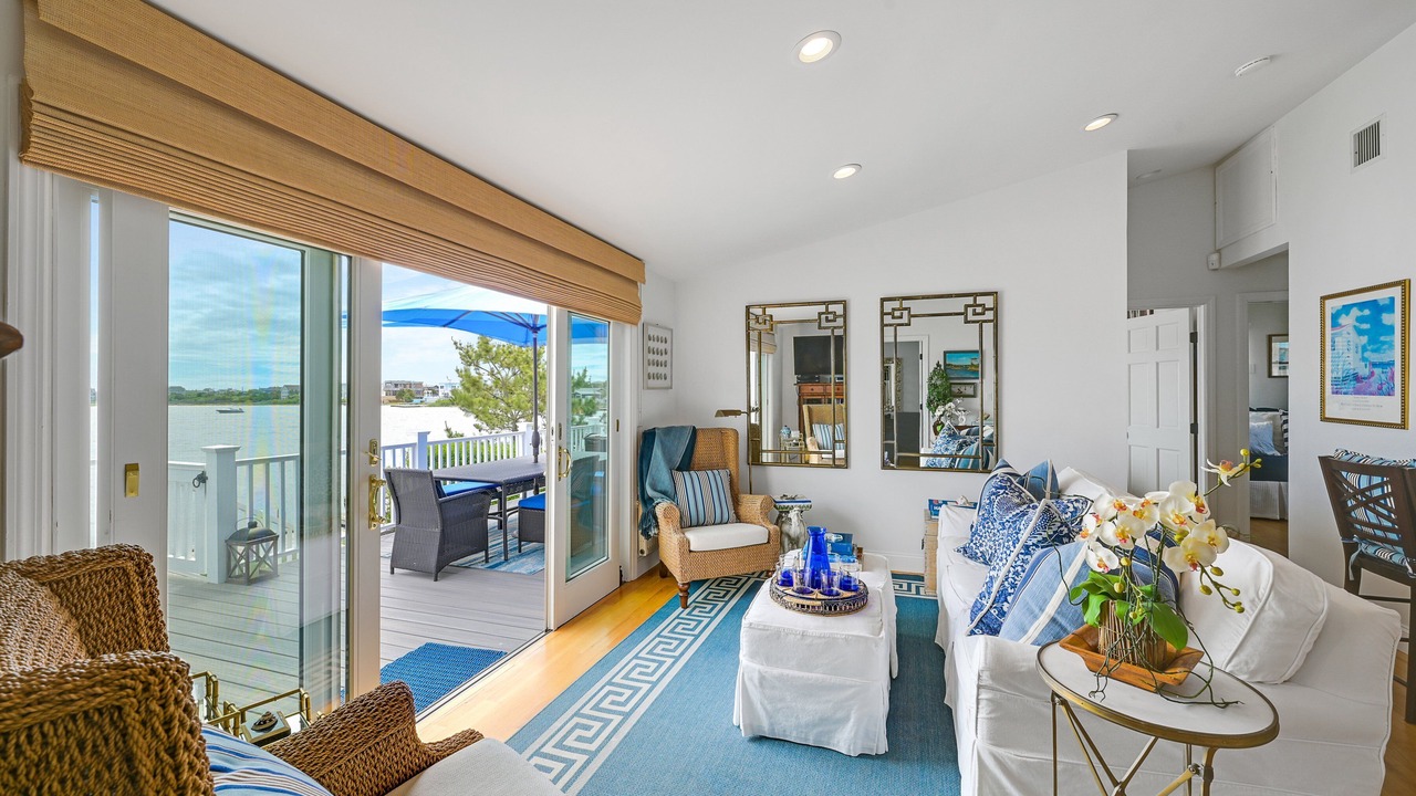 Photo of Livingroom in Westhampton Beach