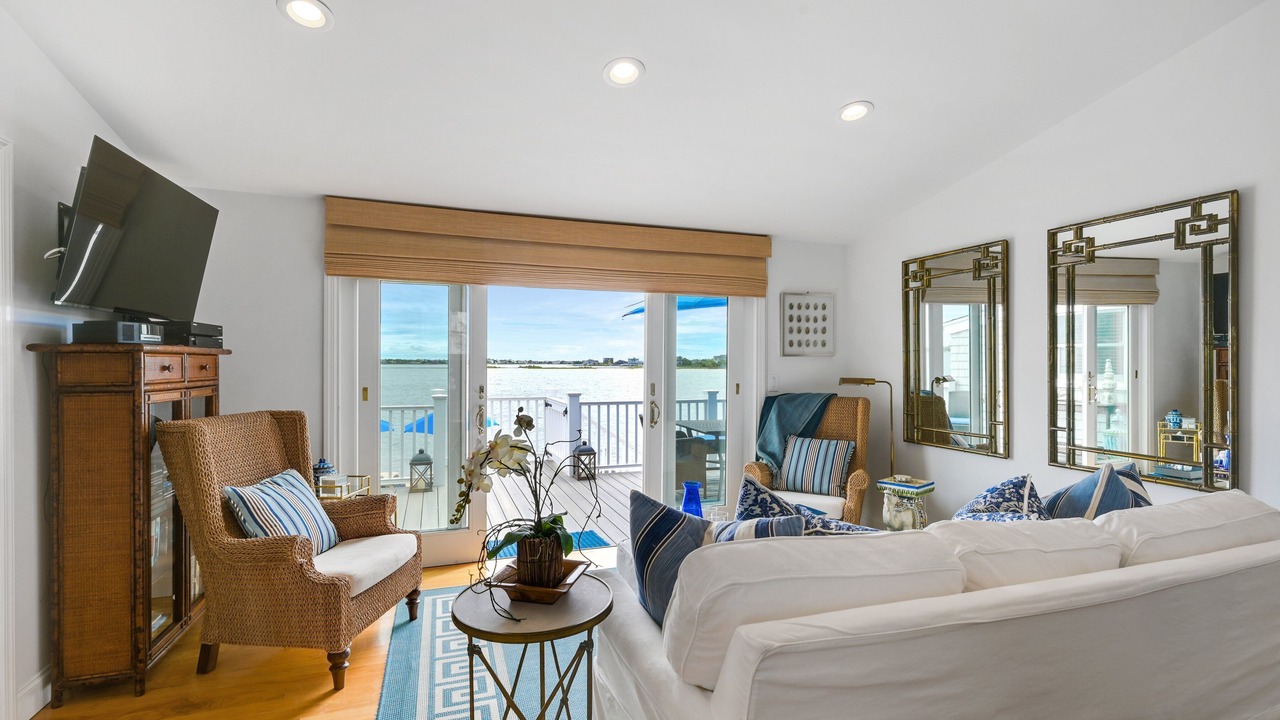 Photo of Livingroom in Westhampton Beach