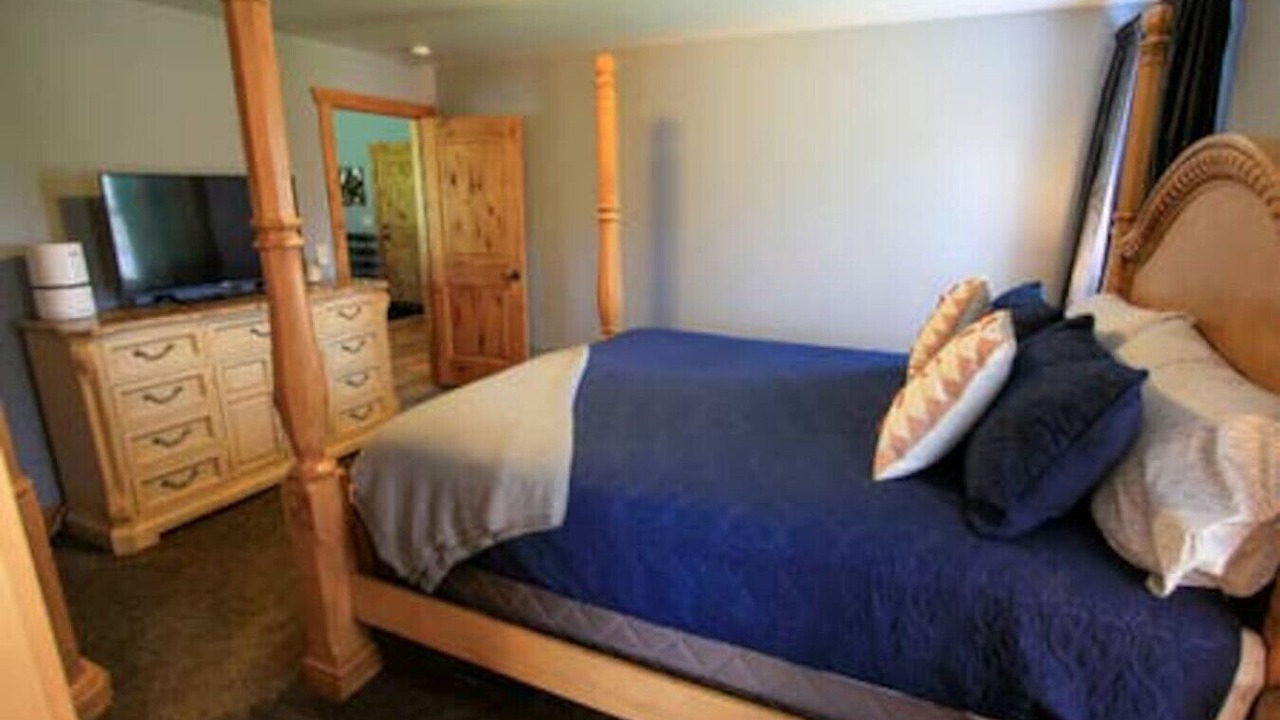 Photo of Bedroom in Victor