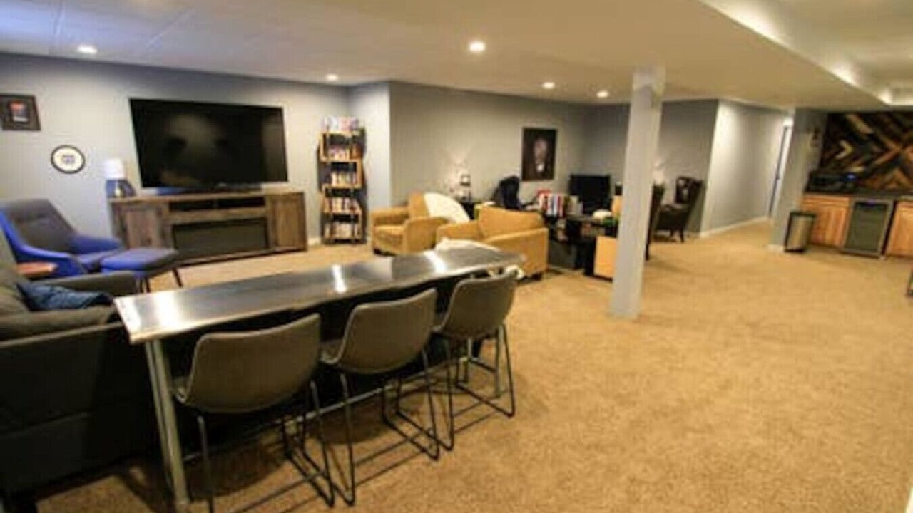 Photo of Others in Victor