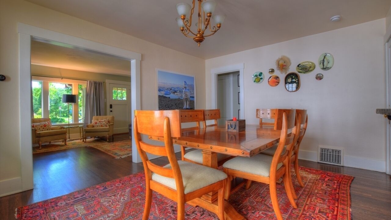 Photo of Others in University District