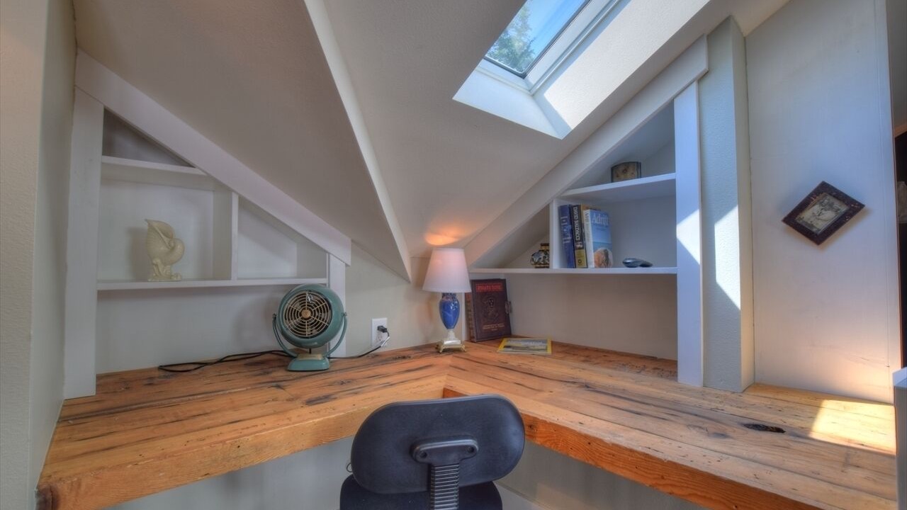 Photo of Others in University District