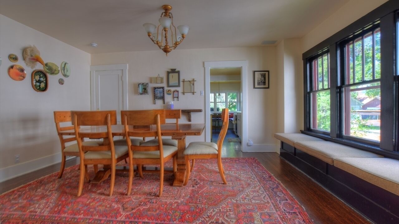 Photo of Others in University District