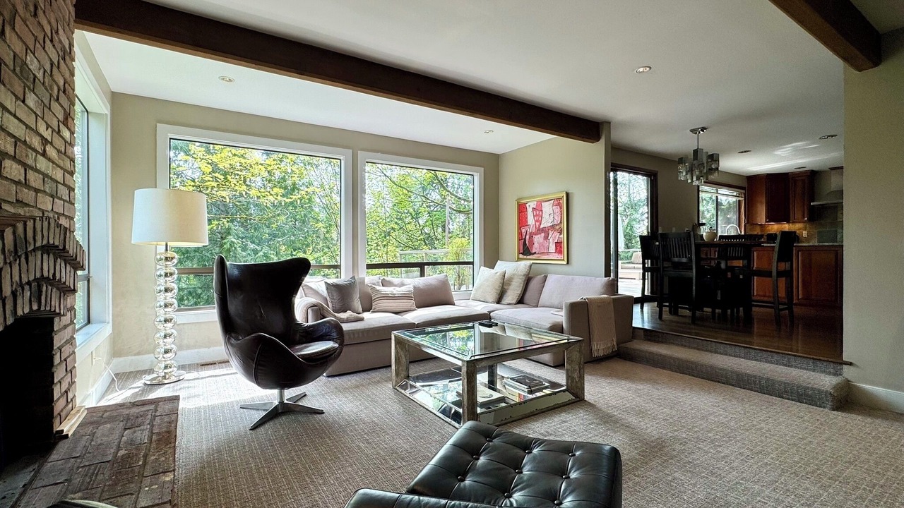 Photo of Livingroom in Northwest Bellevue