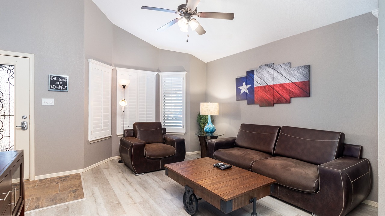 Photo of Livingroom in Biggs Field
