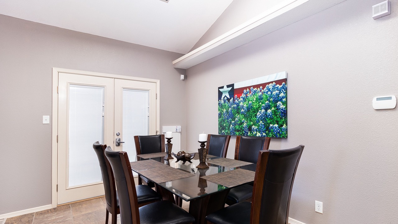 Photo of Livingroom in Biggs Field