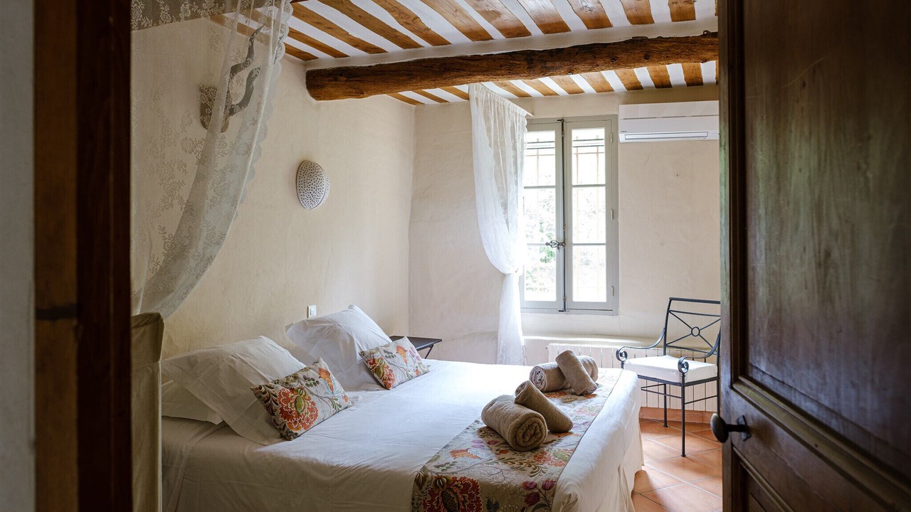 Photo of Bedroom in Pernes-les-Fontaines