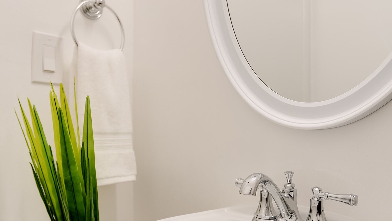 Photo of Bathroom in Beachwood Canyon