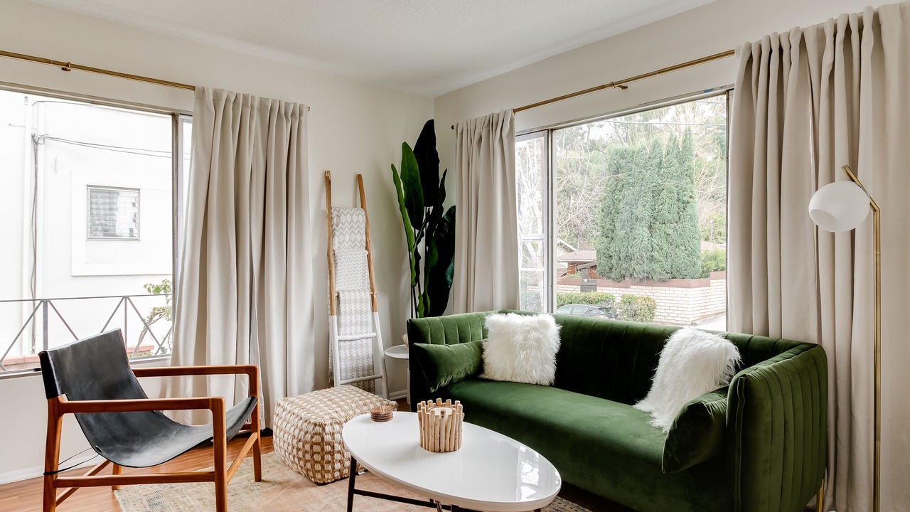Photo of Livingroom in Beachwood Canyon