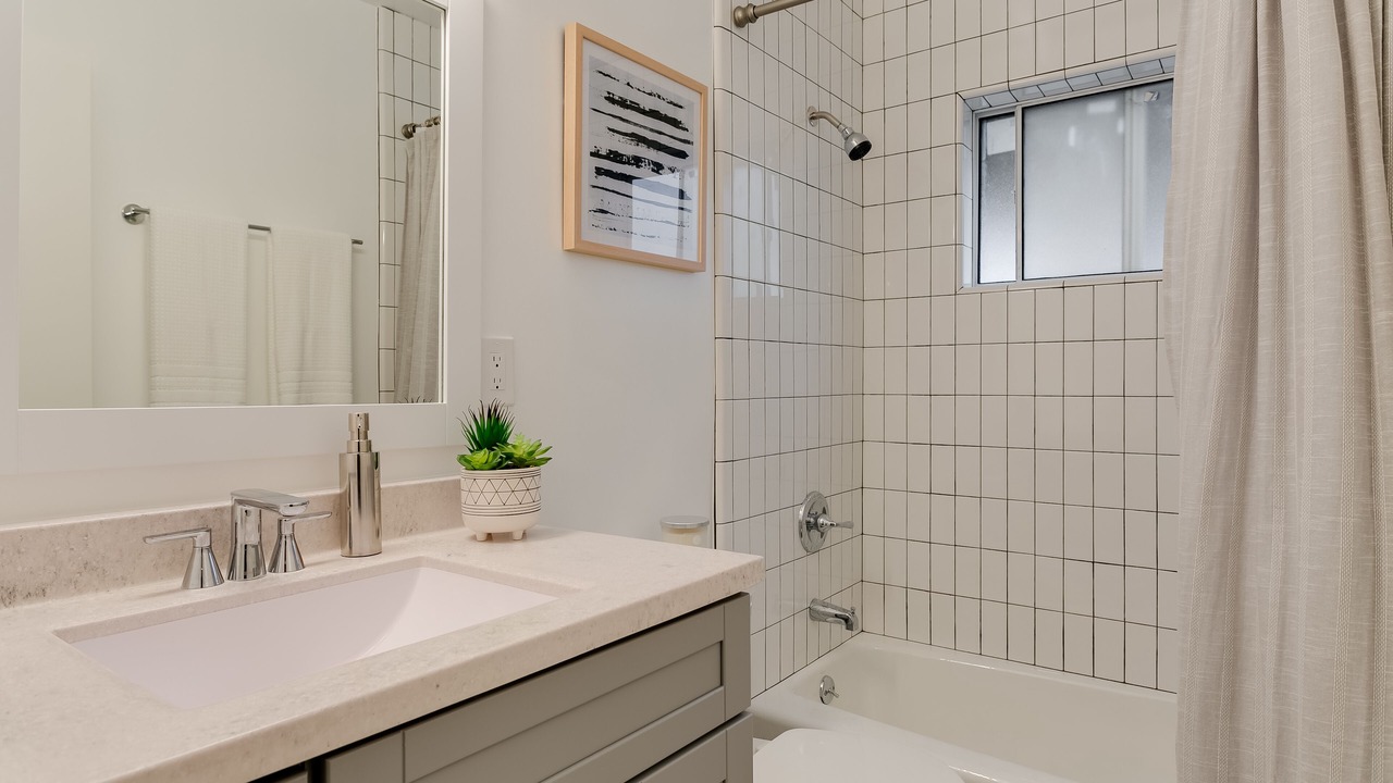 Photo of Bathroom in Beachwood Canyon