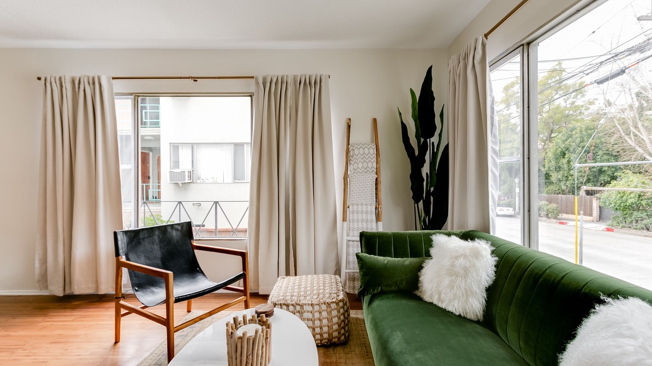 Photo of Livingroom in Beachwood Canyon