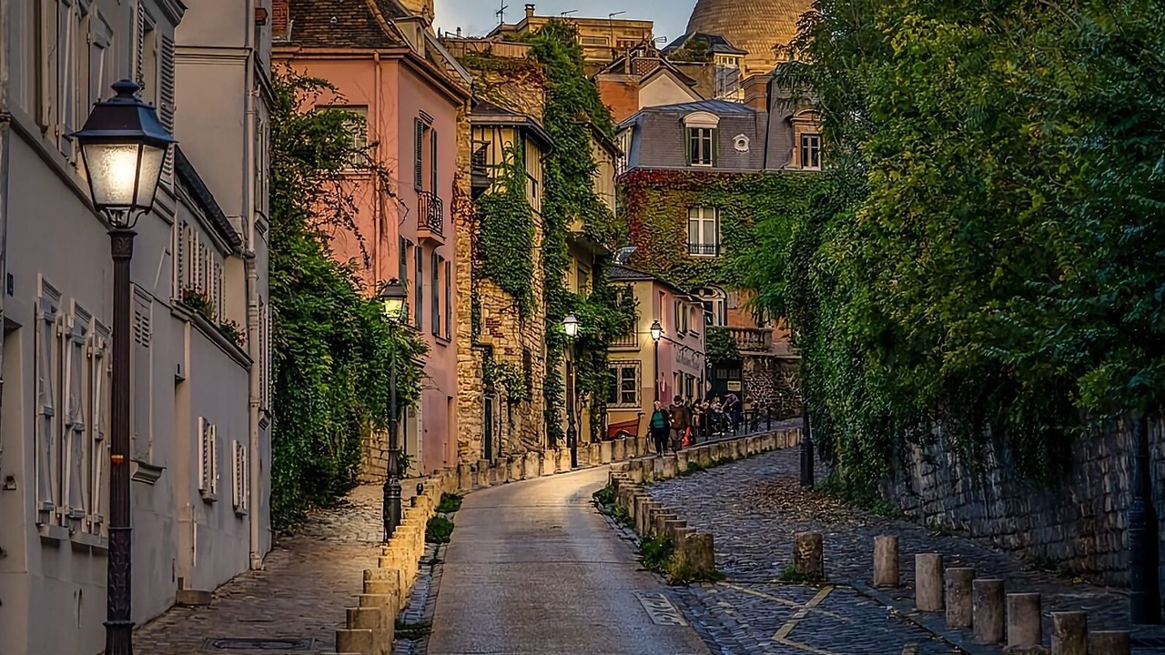 Photo of Others in Quartier des Grandes-Carrieres