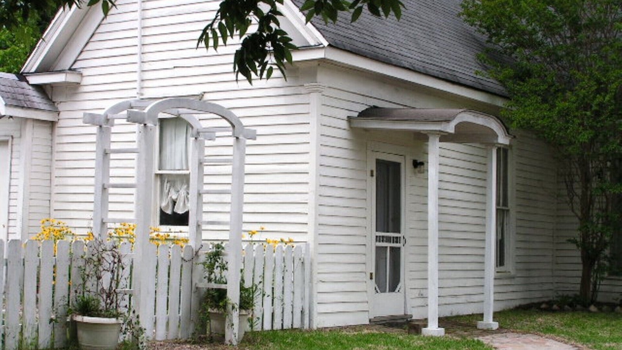 Photo of Others in Bonham