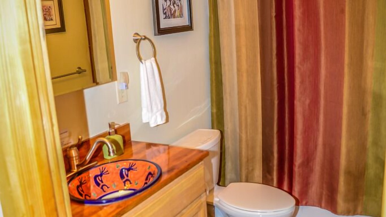 Photo of Bathroom in Gerton