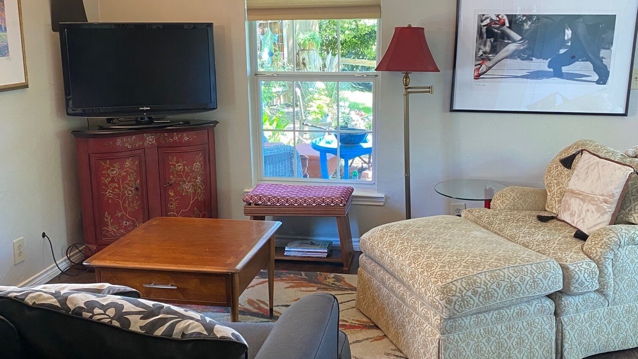Photo of Livingroom in Oak Cliff