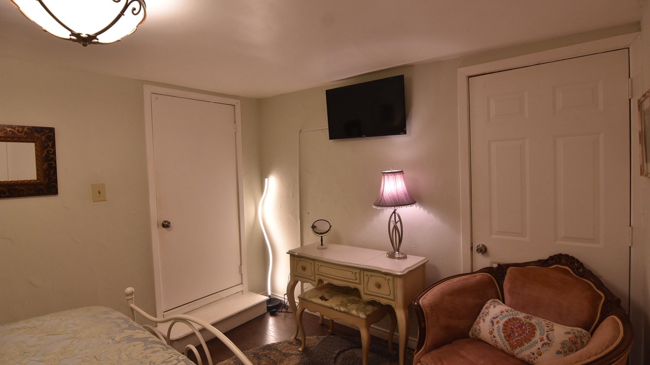 Photo of Bedroom in Oak Cliff