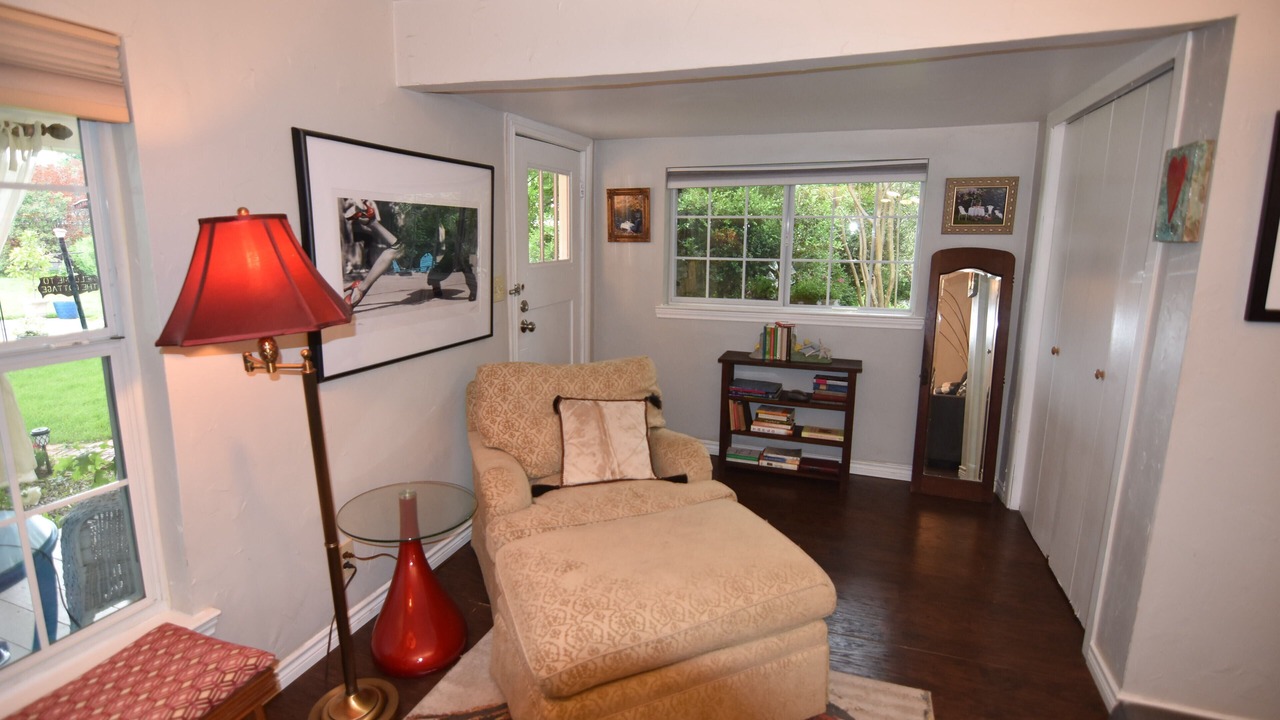 Photo of Livingroom in Oak Cliff