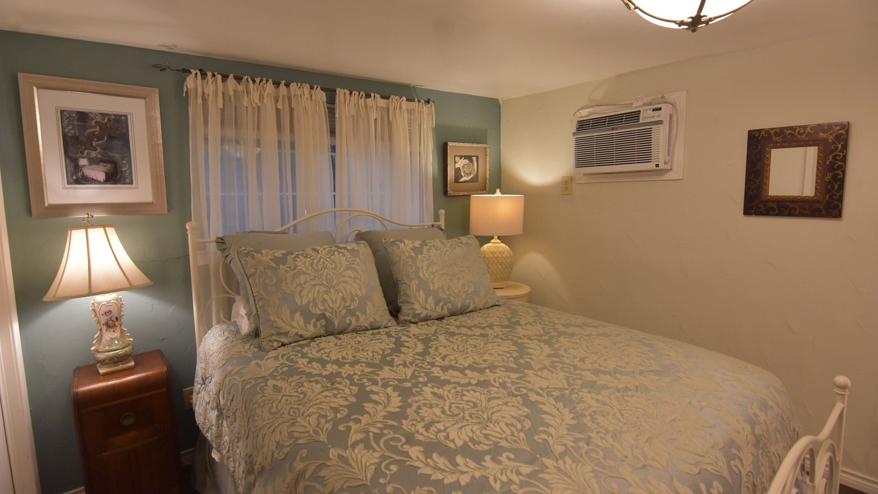 Photo of Bedroom in Oak Cliff