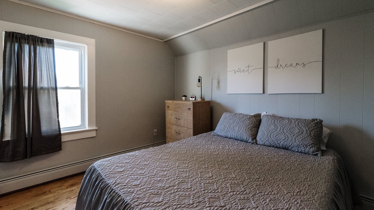Photo of Bedroom in Calumet