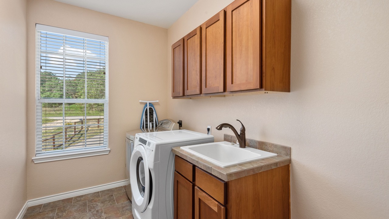Photo of Bedroom in Canyon Lake