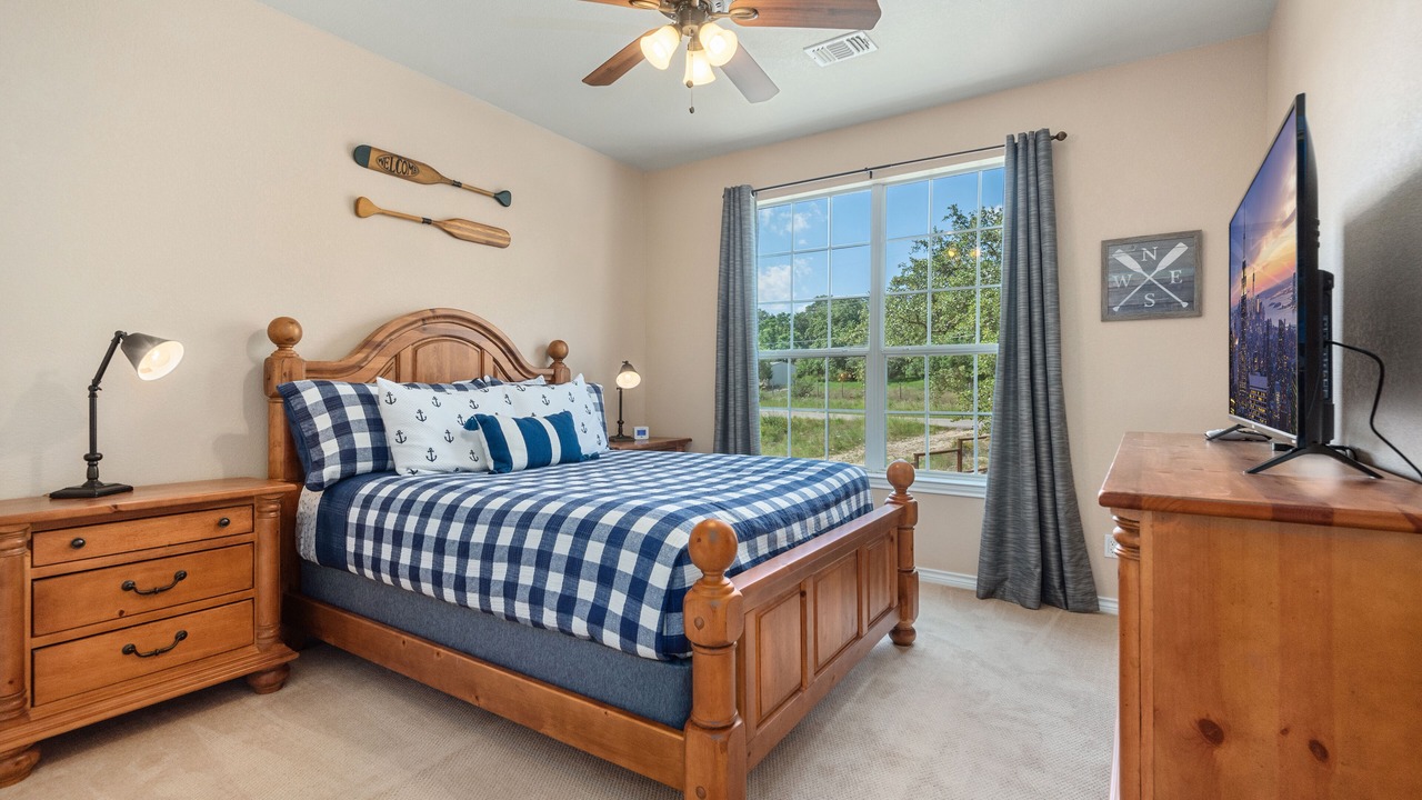 Photo of Bedroom in Canyon Lake