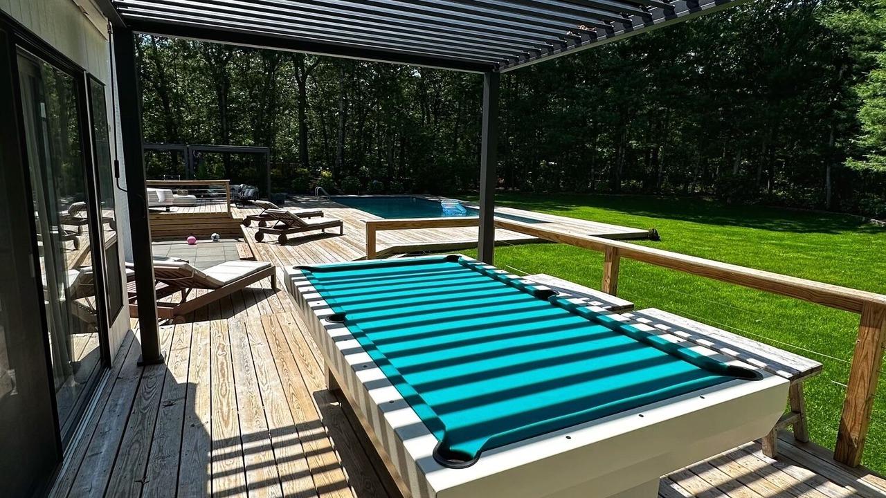 Photo of Patio Balcony in Northwest Harbor