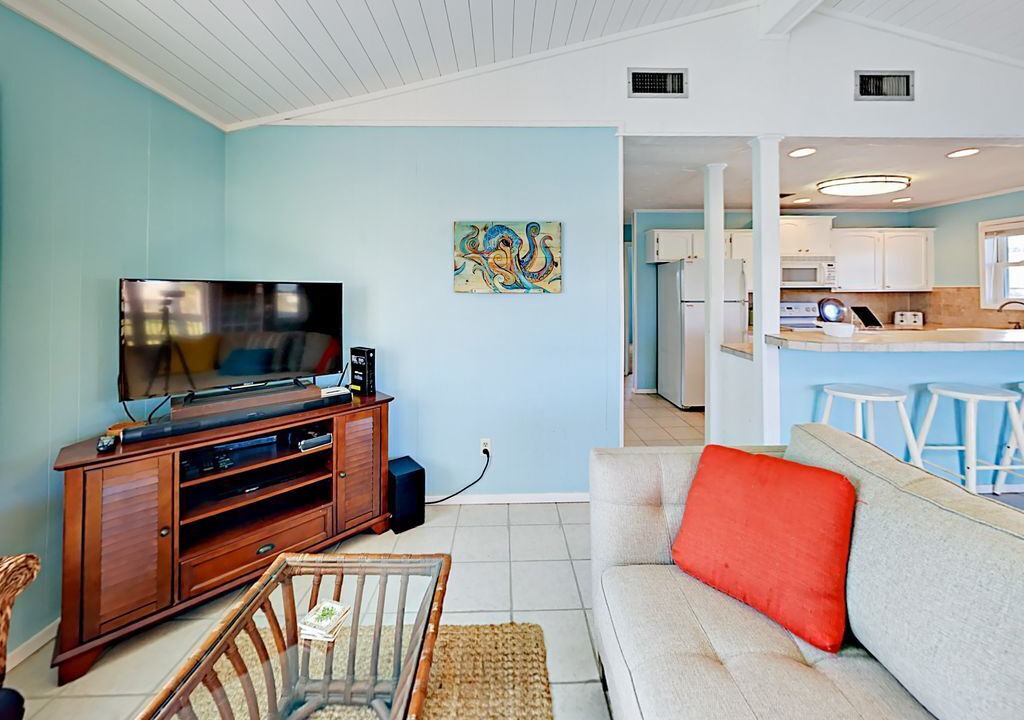 Photo of Livingroom in Terramar Beach