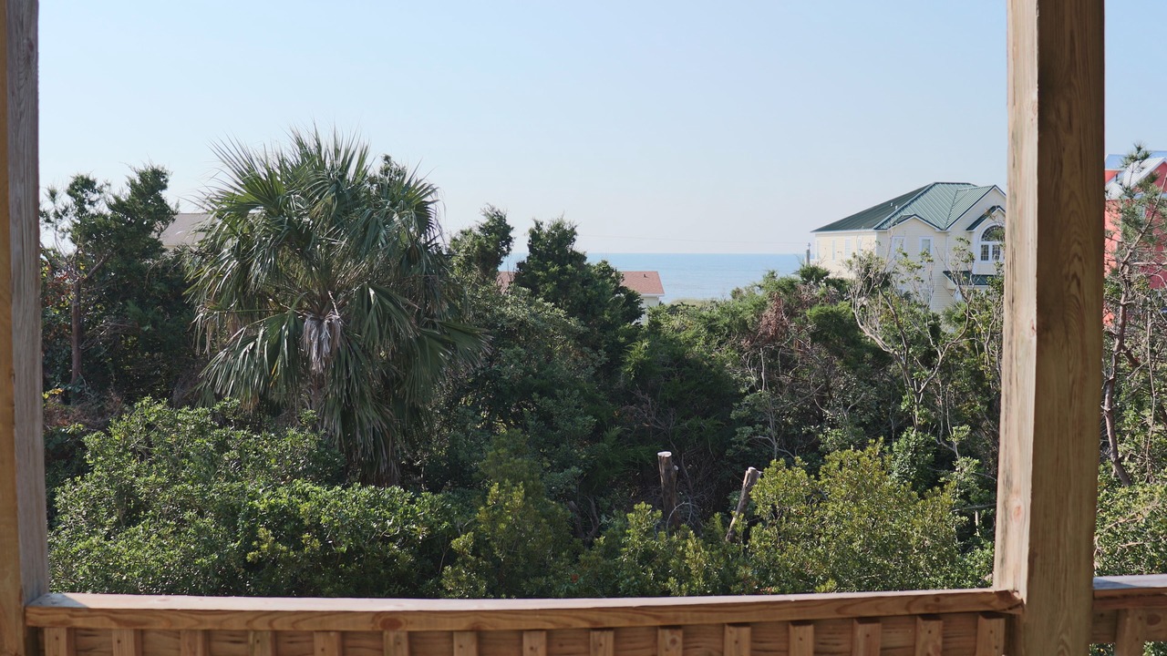 Photo of Patio Balcony in Emerald Isle