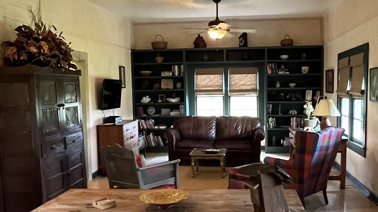Photo of Livingroom in Barium Springs