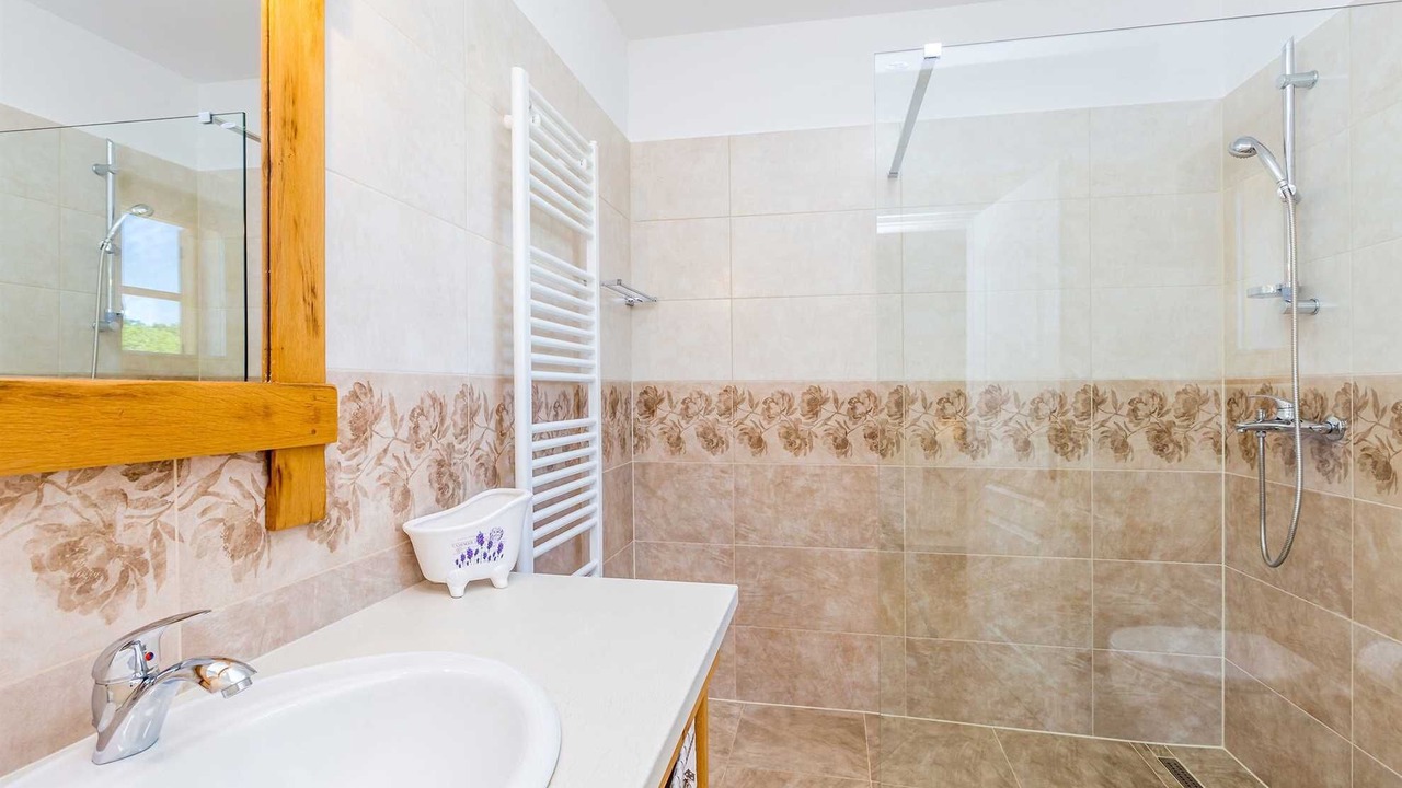 Photo of Bathroom in Kras