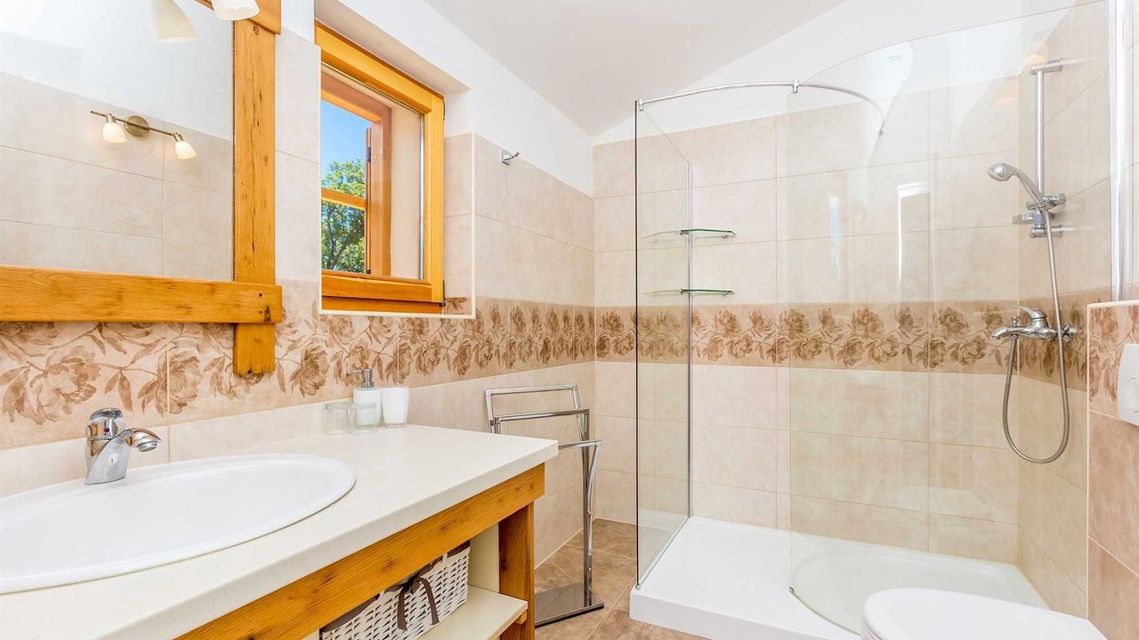 Photo of Bathroom in Kras