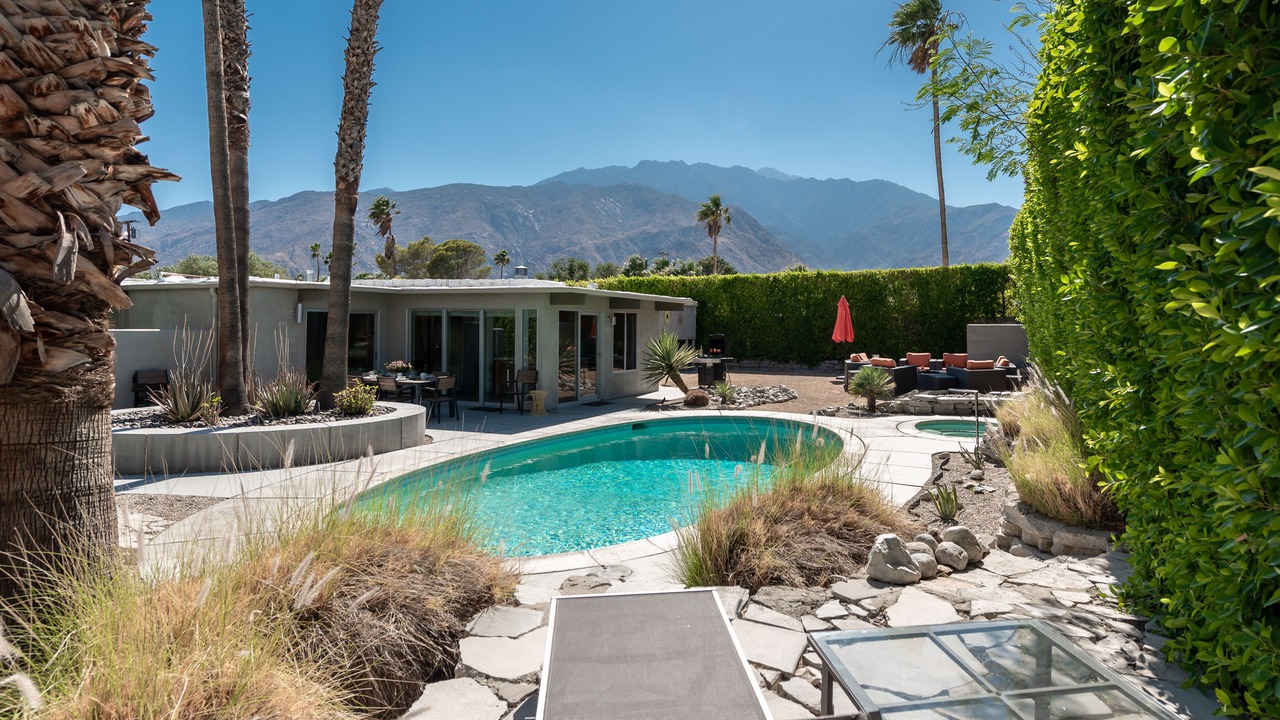Photo of Outdoor in Racquet Club Estates