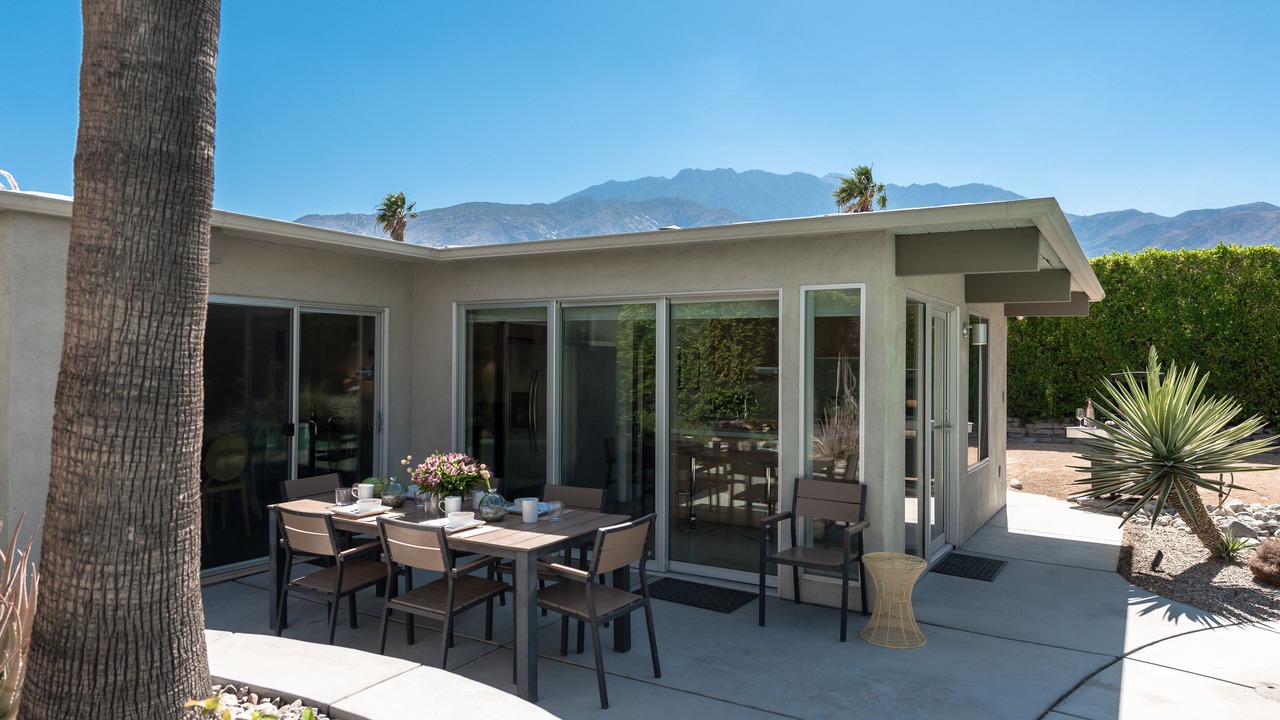 Photo of Outdoor in Racquet Club Estates