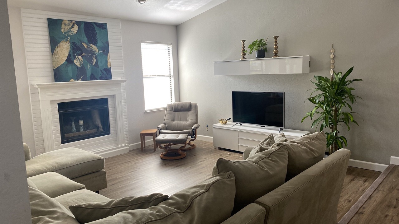 Photo of Livingroom in Oakdale