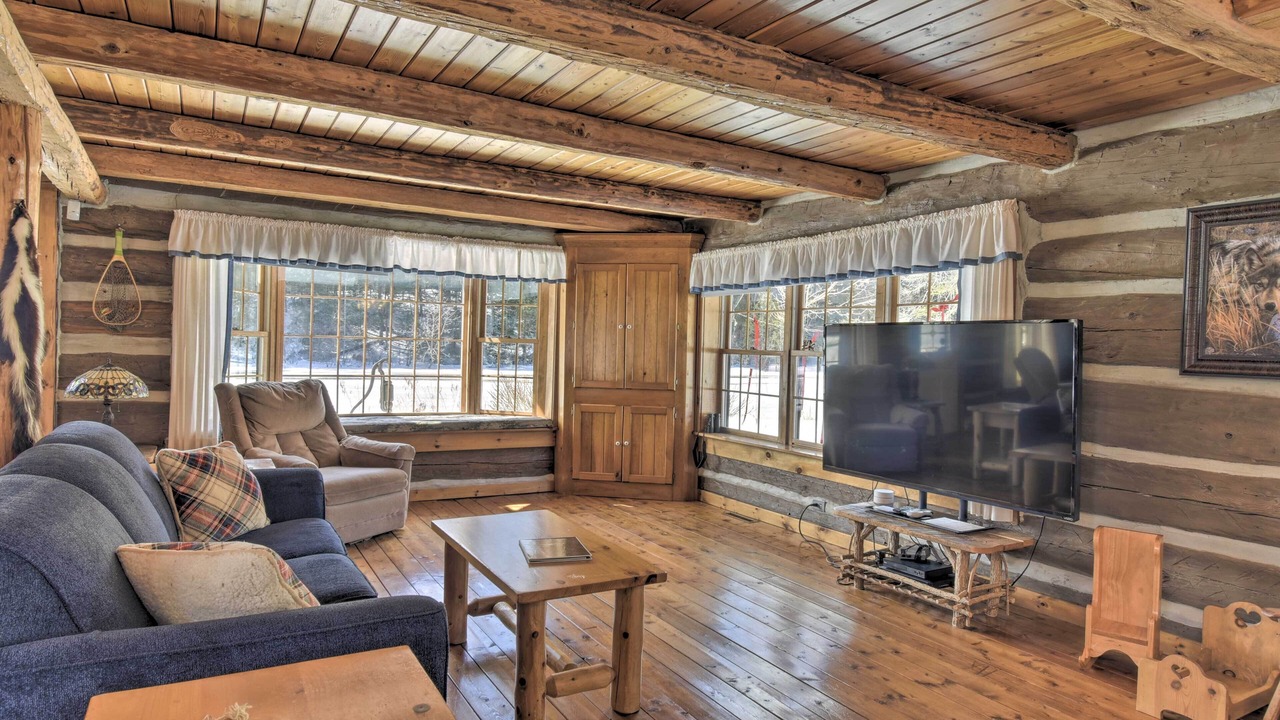 Photo of Livingroom in White Lake